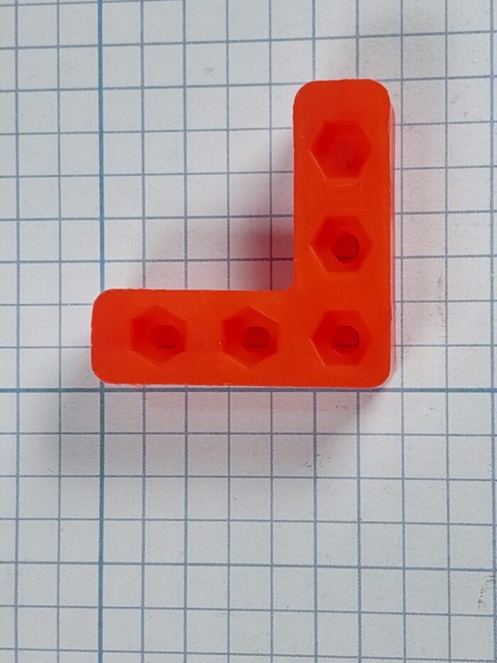 ۲۰۲۳۱۲۰۳_۱۱۳۰۰۱ سازه پلاستیکی 90 درجه قطر 10 میلی بسته 10 تایی - Image 1