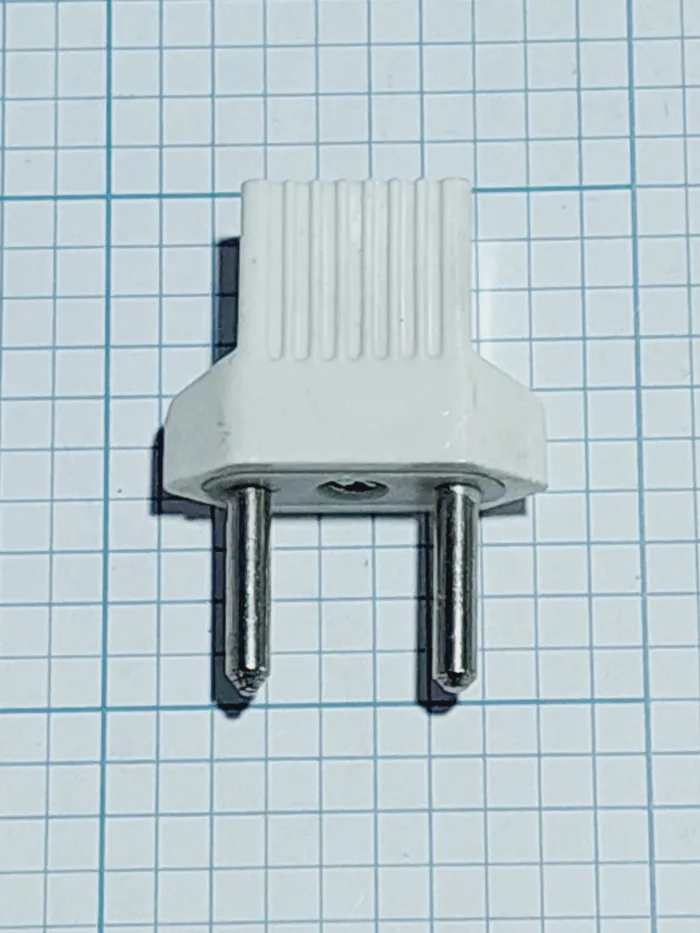 دوشاخه تبدیل تیغه ای 220 به 110 ولت - Image 2