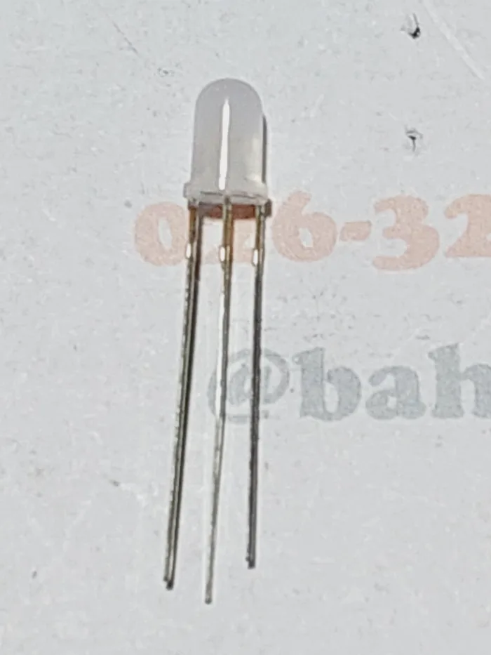 ال ای دی سه پایه دو رنگ سبز قرمز کاتد مشترک - Image 1