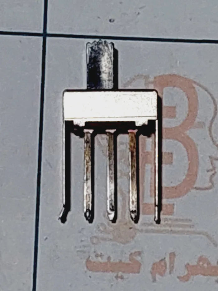 کلید کشویی 3 پایه دو حالته  استوک - Image 1