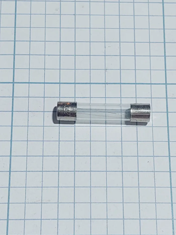 فیوز شیشه ای بزرگ - Image 1